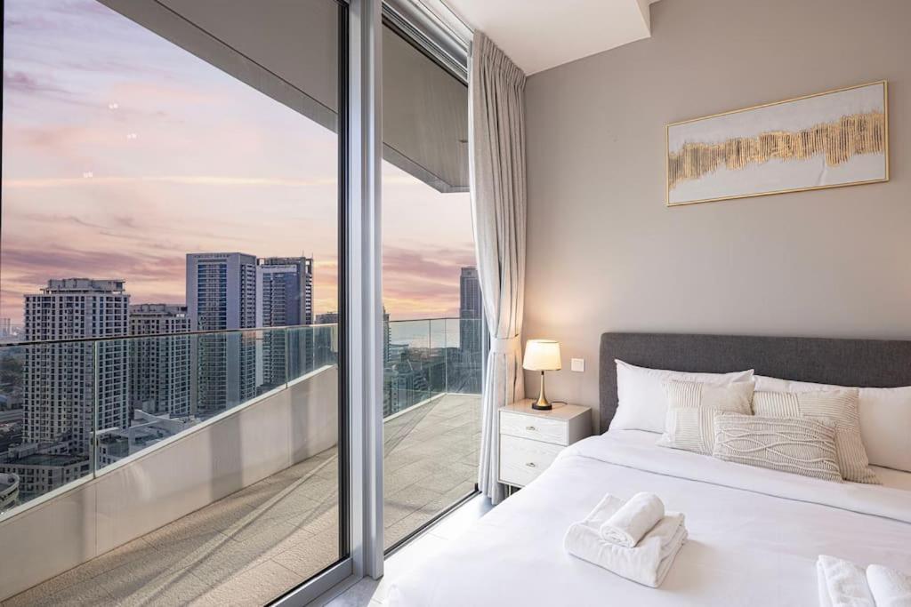Stella Maris - Beachfront Premium 3 Bedroom Apartment Dubai