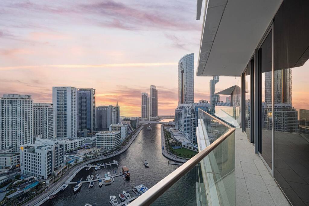 Stella Maris - Beachfront Premium 3 Bedroom Dubai